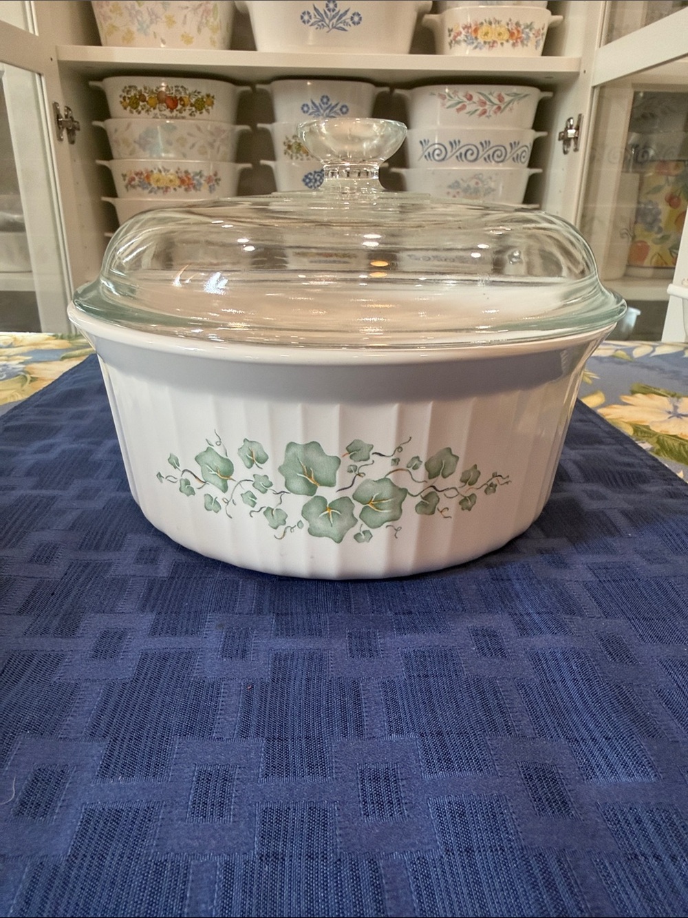 Corningware White Callaway Ivy Casserole with Glass Lid